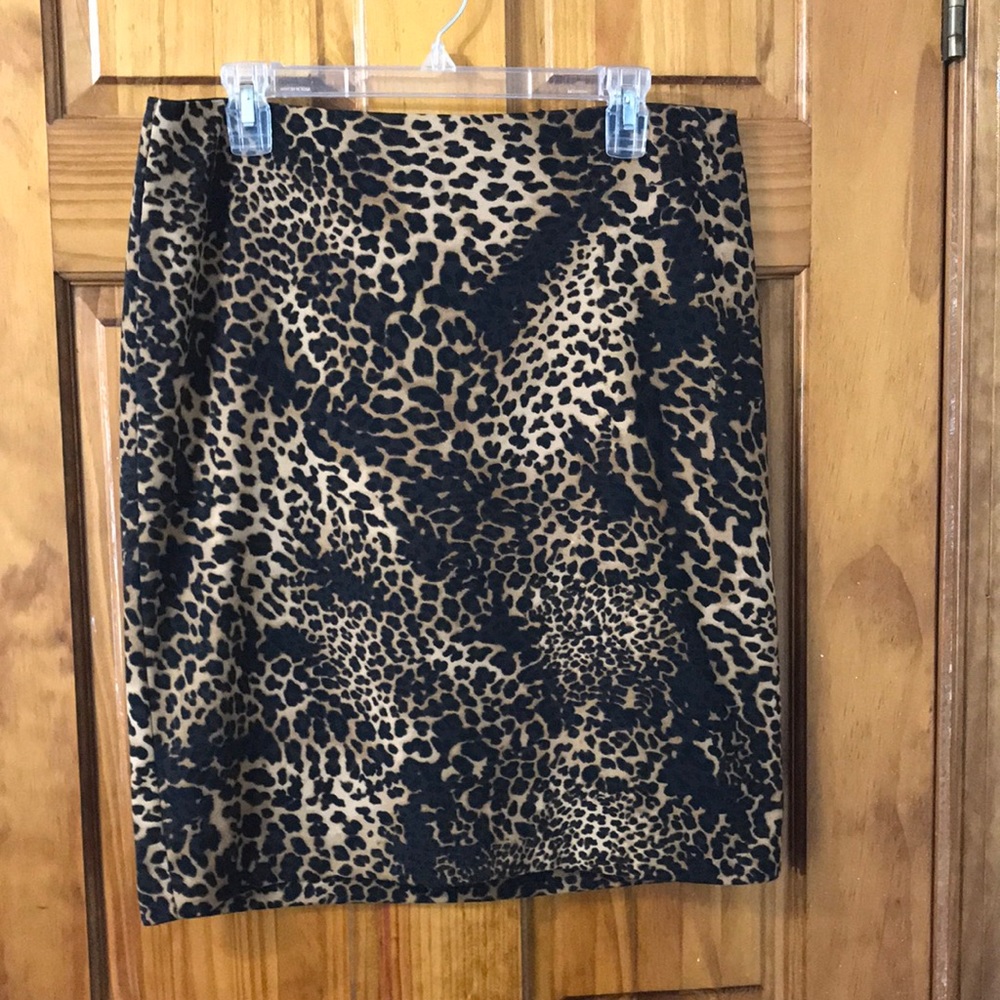 Ladies Stretchy Elastic Waist Animal Print Skirt.